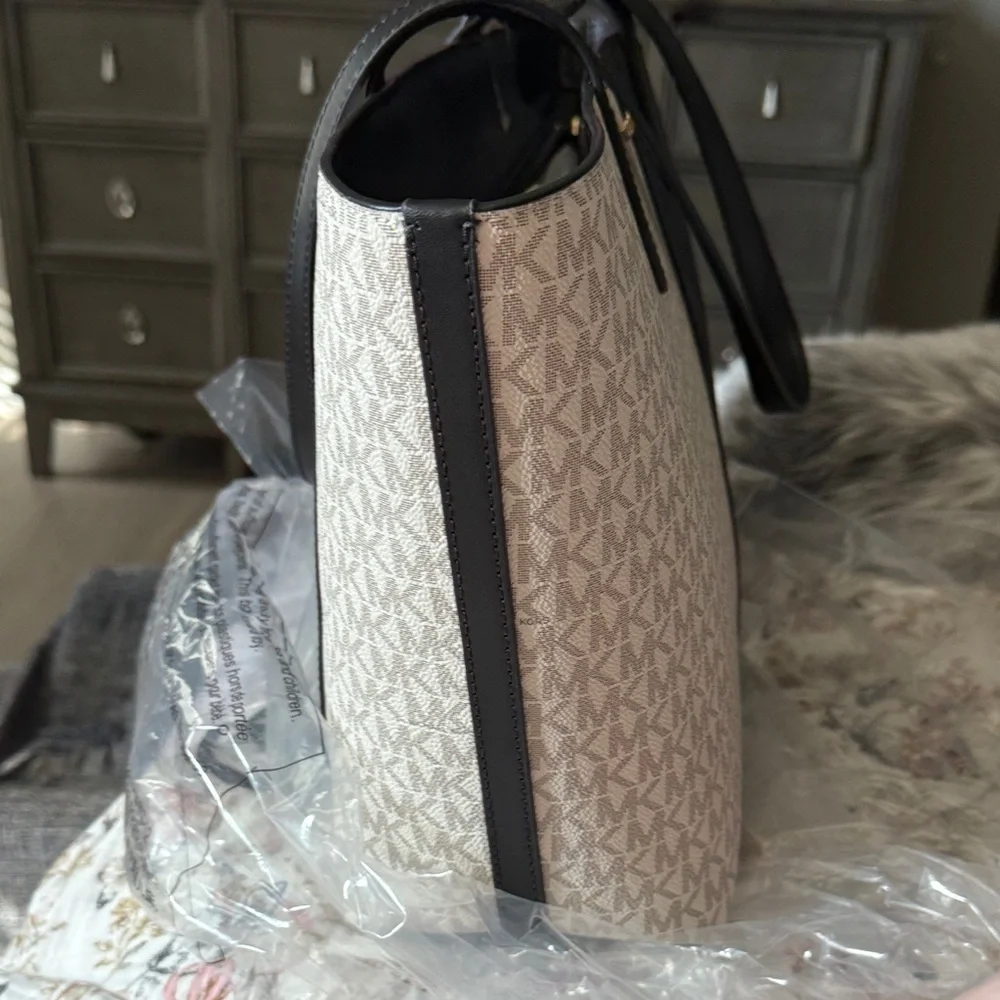 Michael Kors Two-Tone Black and Cream Tote - Picture 5 of 5
